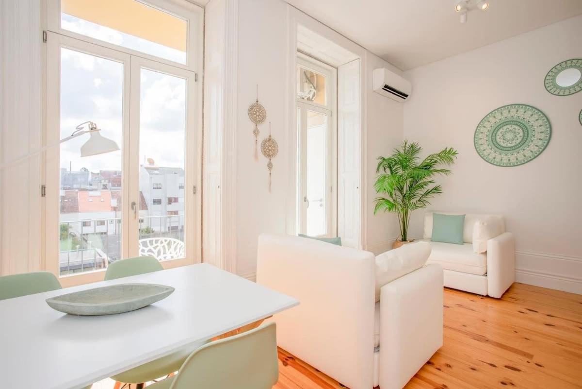 Liiiving In Porto - Downtown Balcony Studio ภายนอก รูปภาพ